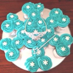 Frozen Snowflake Pull Apart Cupcake Cake. Angel Food Cupcake, Butter Cream Frosting and Candy decorations.